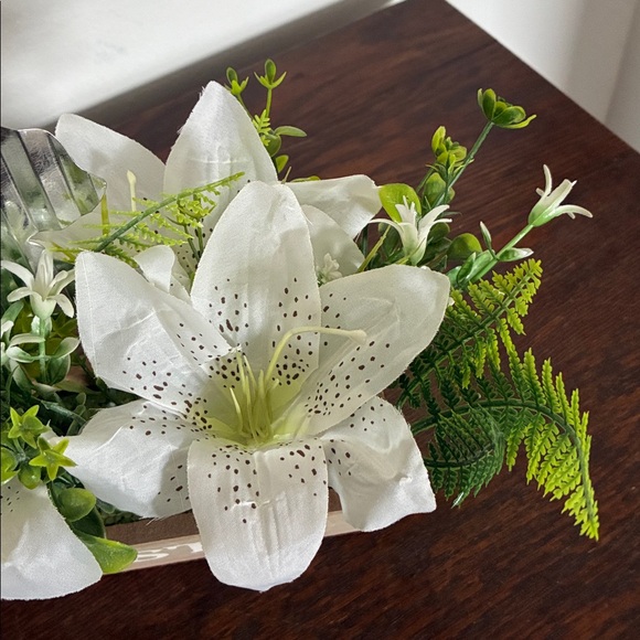 NWT Happy Easter Faux Floral Arrangement Wooden Box Centerpiece w/ Metal Bunny - Picture 10 of 17